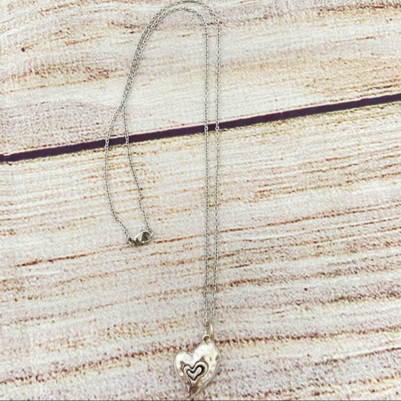 No Brand | Layered Silver Heart Necklace - Picture 2 of 4